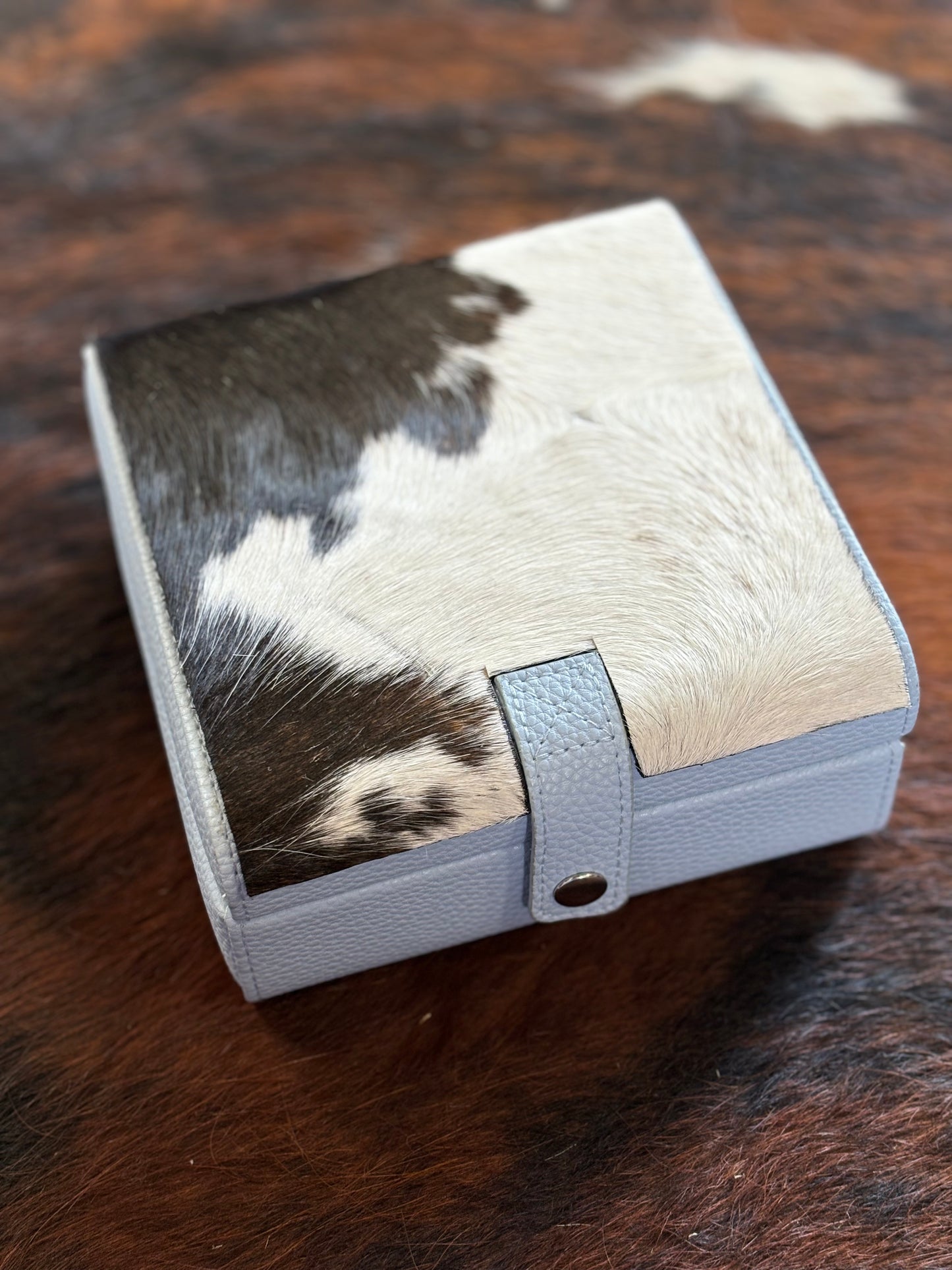 Medium Cowhide Jewelry Case