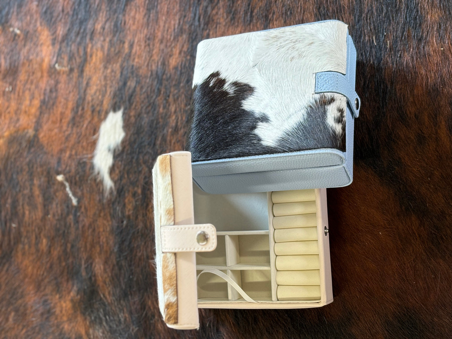 Medium Cowhide Jewelry Case