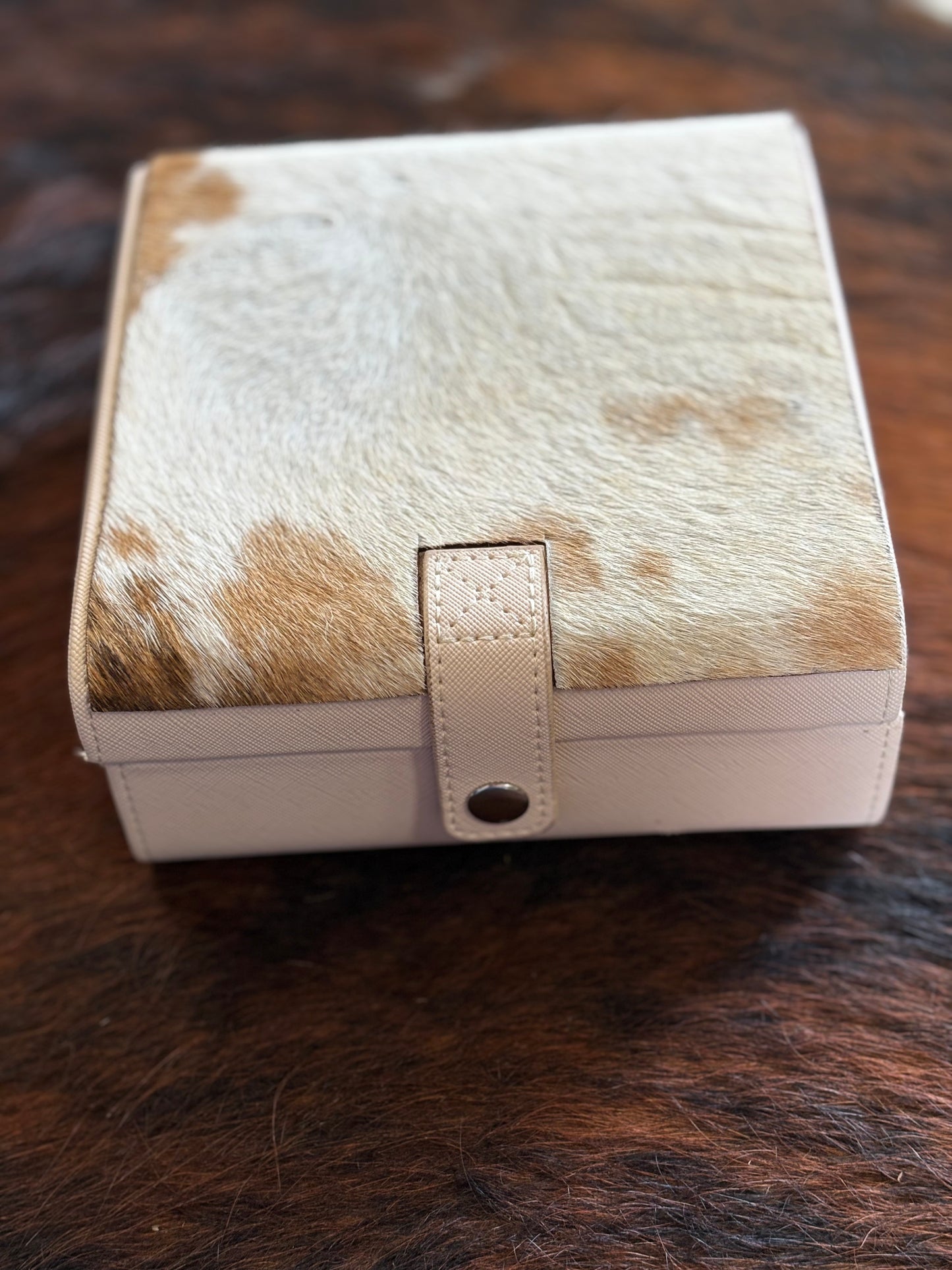 Medium Cowhide Jewelry Case